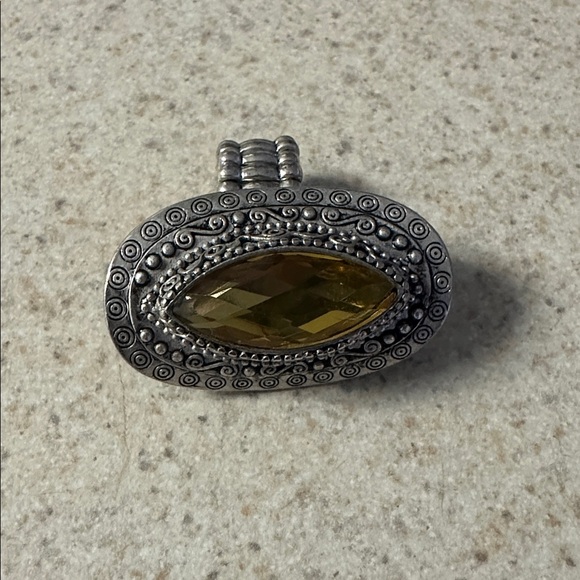 Jewelry - Vintage  Ring with Yellow Gemstone